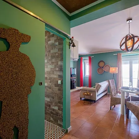 Y Quebedo - Boutique Apartment *